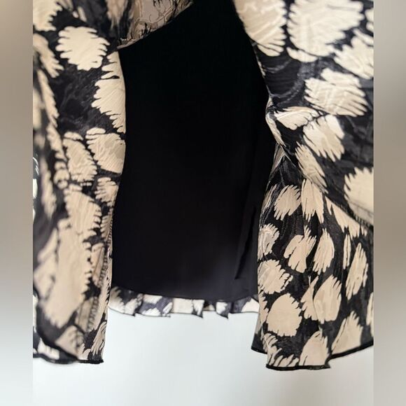 Jones New York 100% Silk Skirt Black Geometric Midi Pleated  Size 14 - Picture 3 of 7